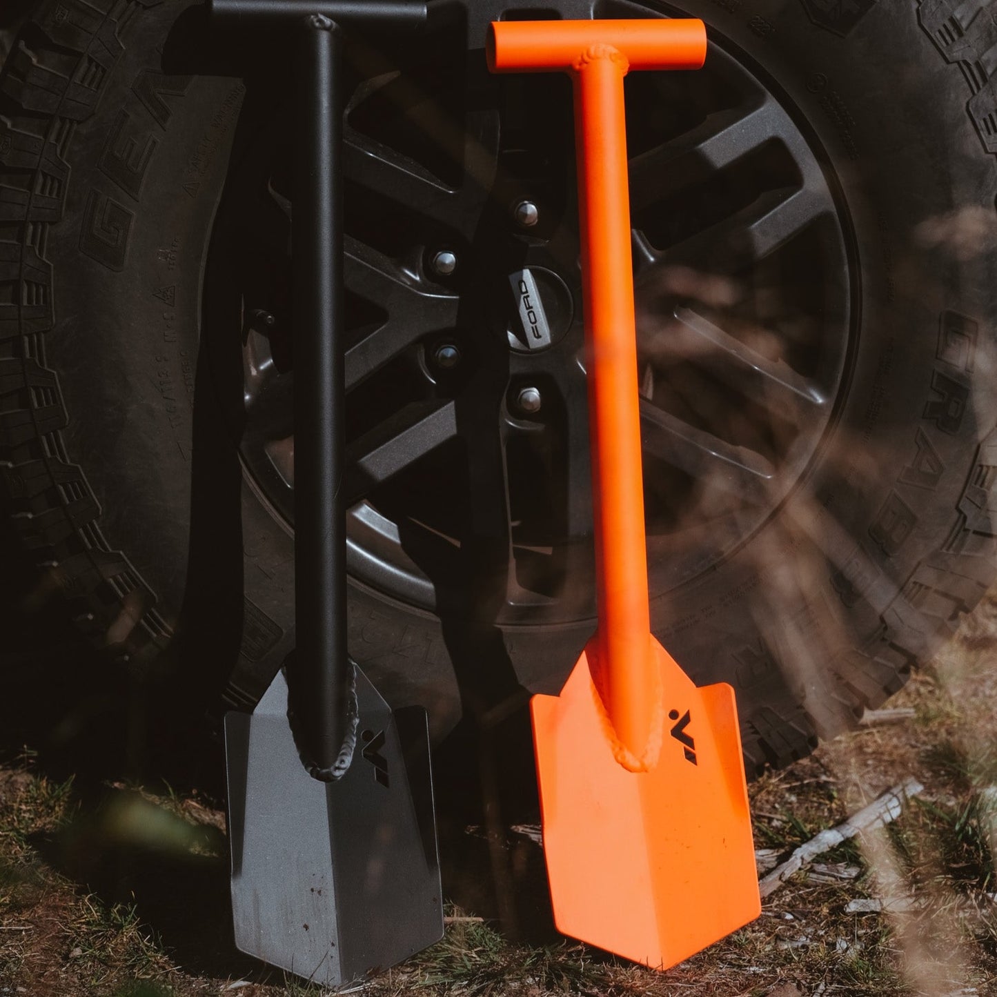 DOT Shovel Black