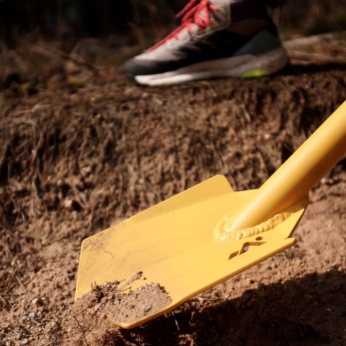 DOT Shovel Yellow