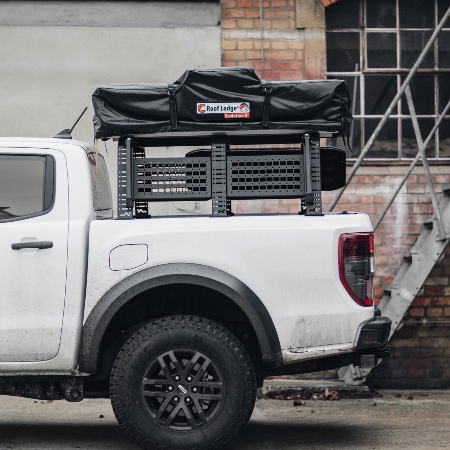 Bedrack with roof tent on white Ford Ranger Raptor