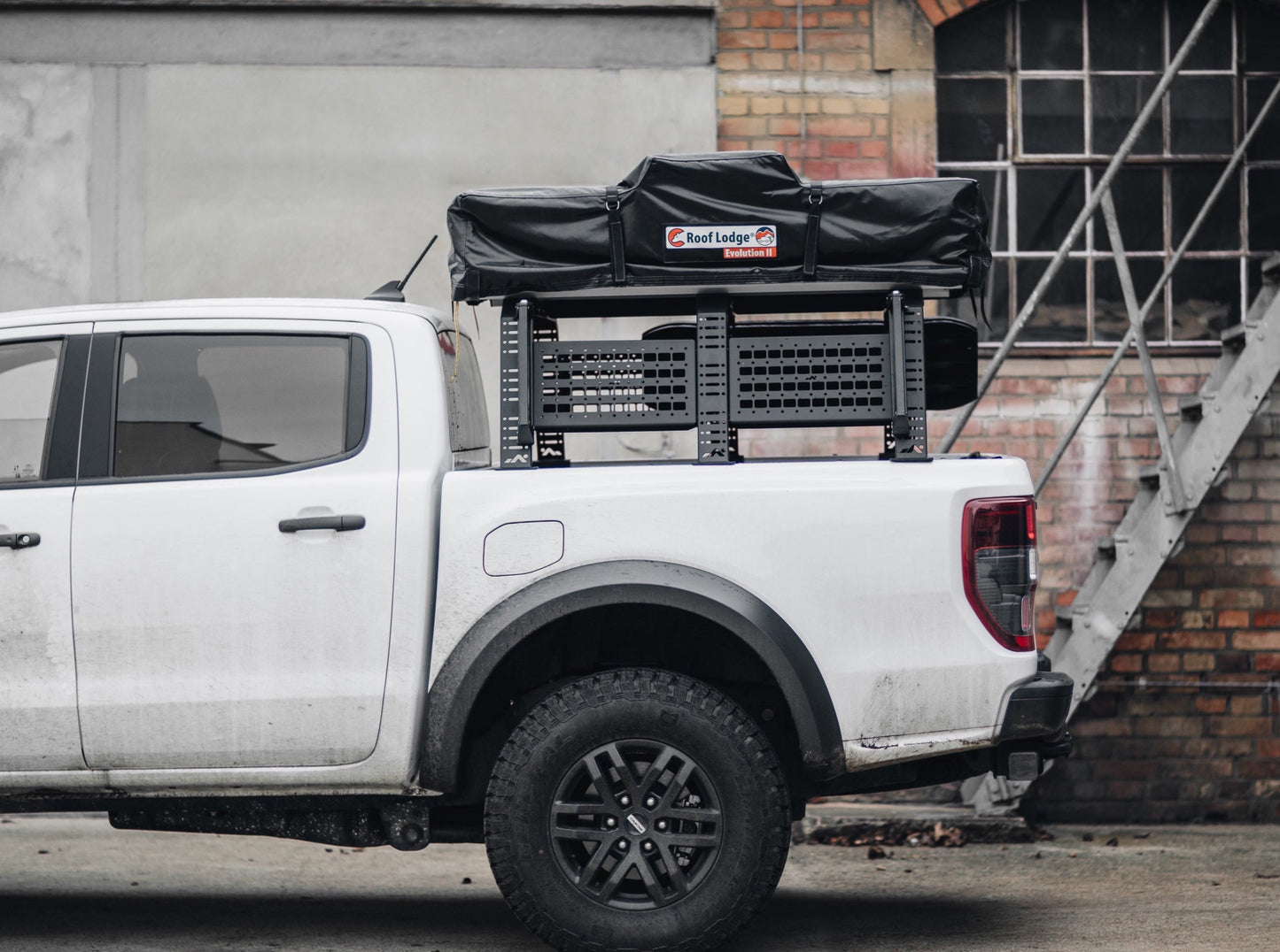 Bedrack with roof tent on white Ford Ranger Raptor